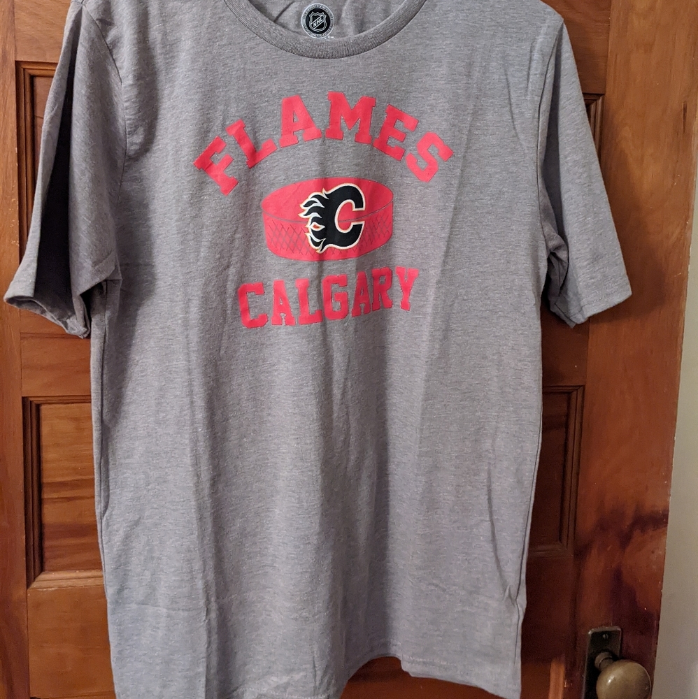 Calgary Flames Youth XL Tee Shirt